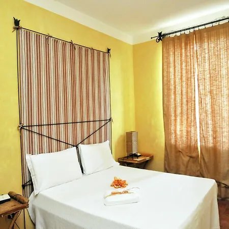Holiday home With Swimming Pool, Private Terrace Overlooking Pool *
