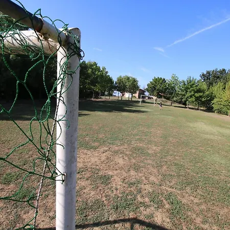 Дом отдыха Near Trasimeno With Pool Кастильоне-дель-Лаго